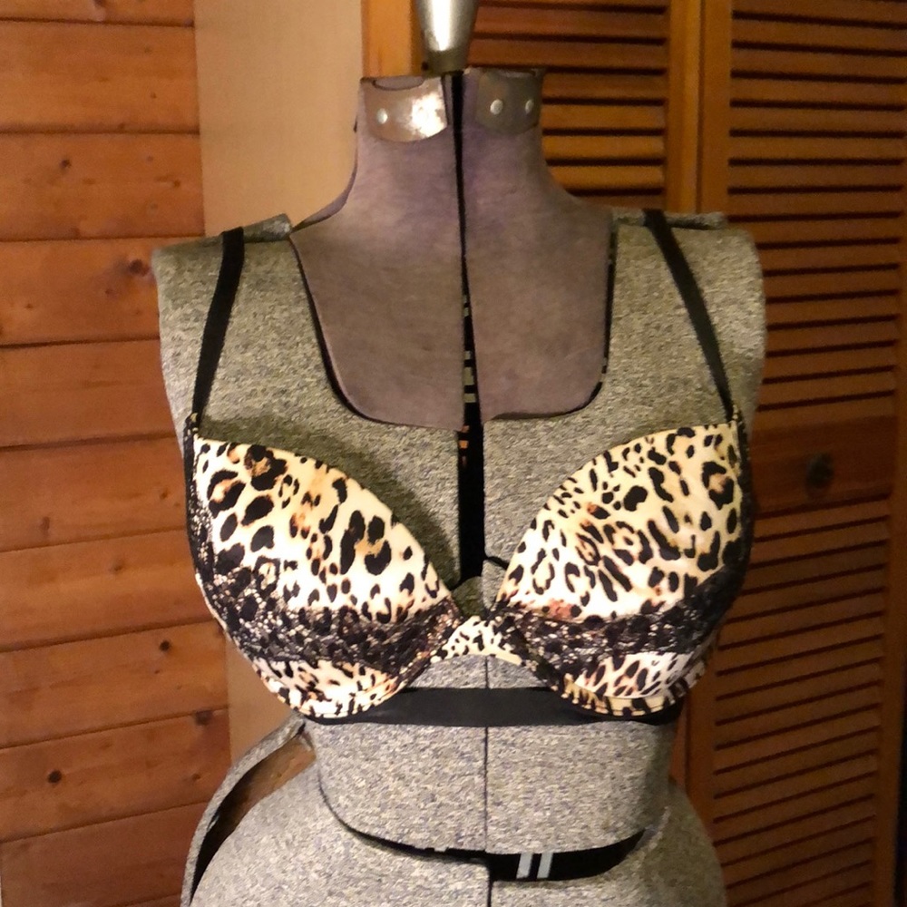 Victoria’s Secret very sexy bra